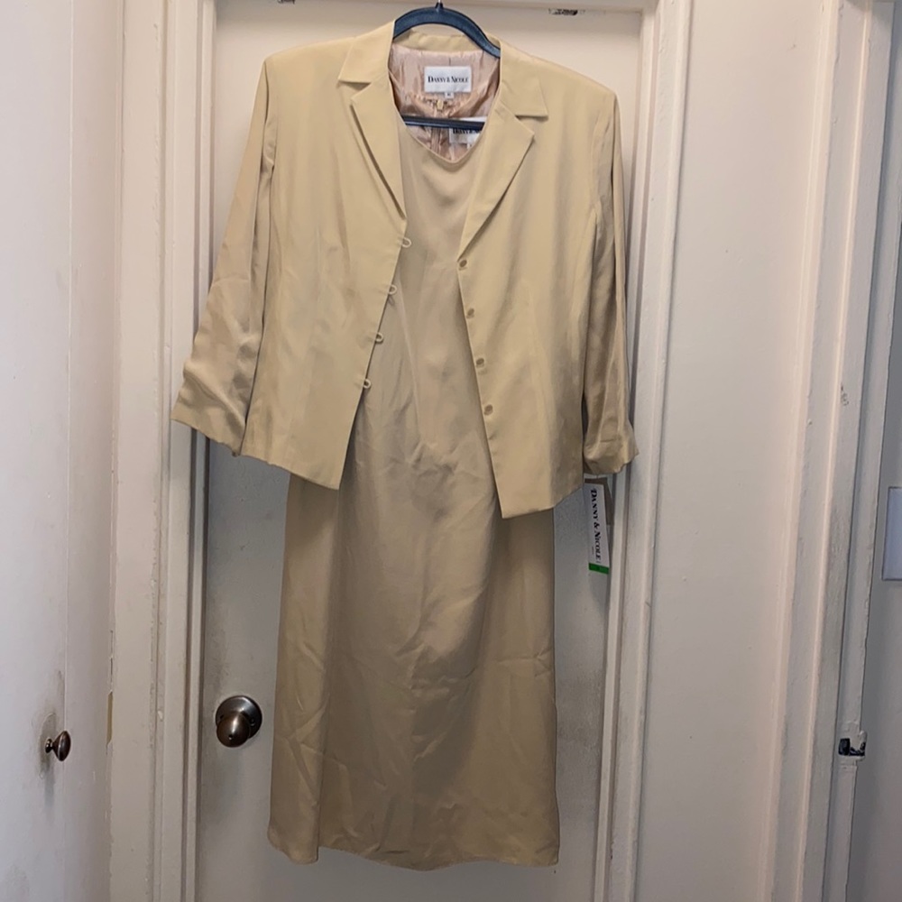 Danny & Nicole 2-piece shoulder-padded jacket and dress set size 10